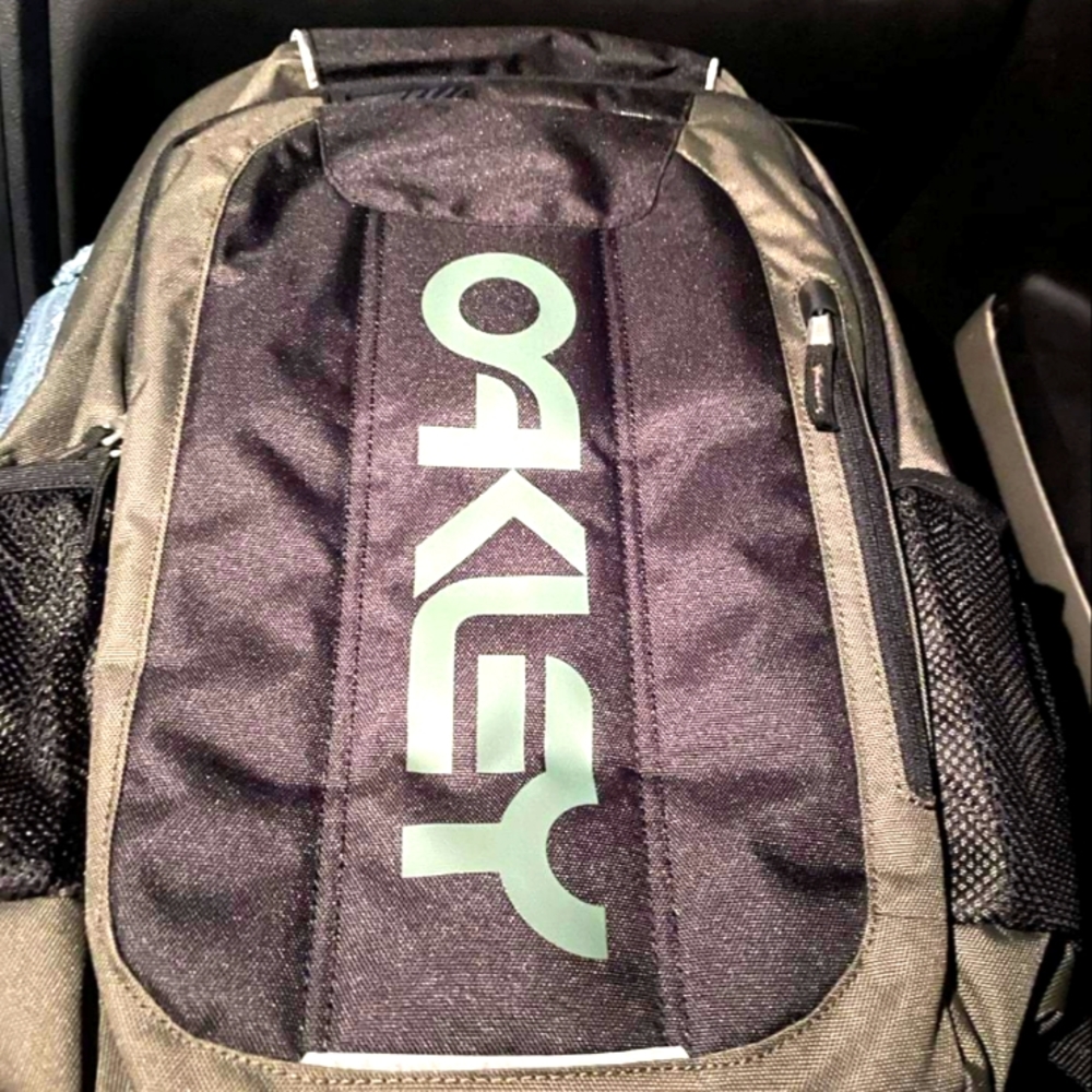 Oakley 3.0 backpack